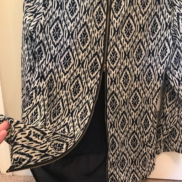 Purchased from dress up boutique- zip back shirt - Picture 2 of 2